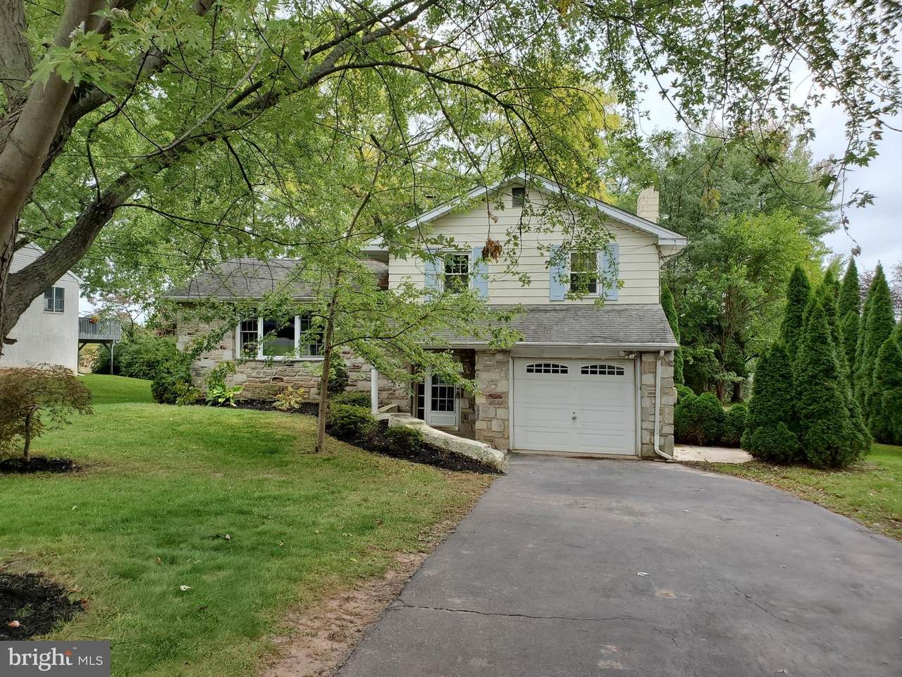 2928 Whitehall Road - Photo 1