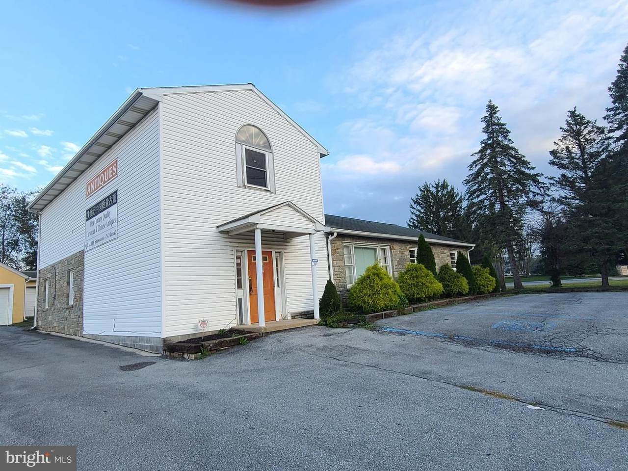 2528 Reading Road - Photo 1