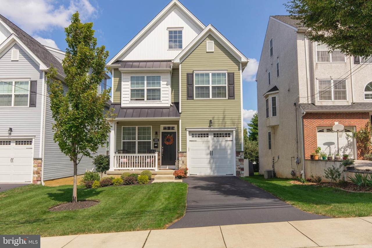 428 6TH Avenue - Photo 1