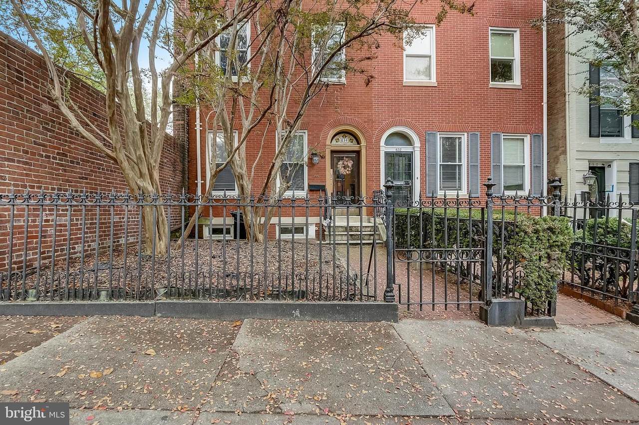 834 Hollins Street - Photo 1