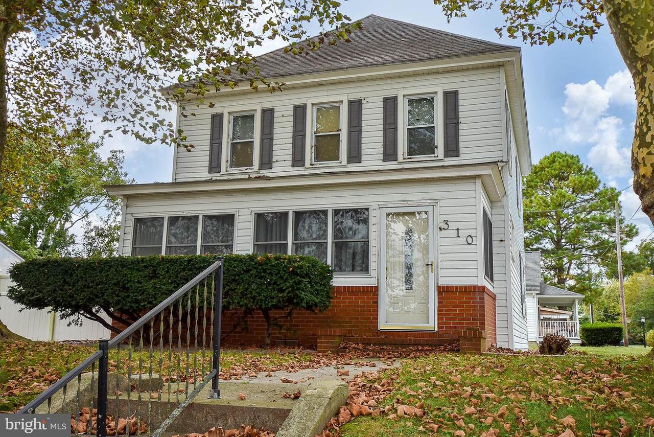 310 Park Lane - Photo 1