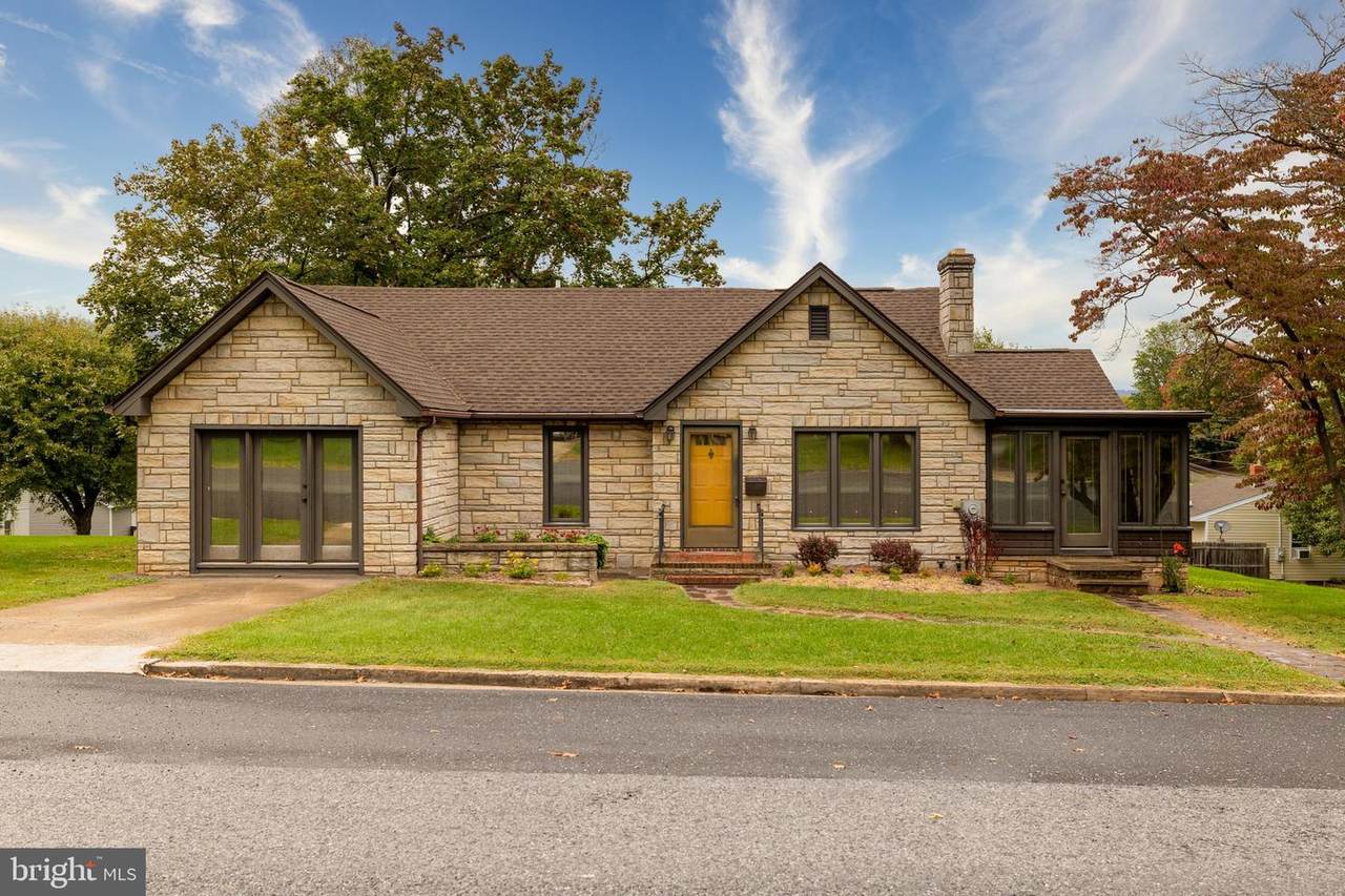 209 Shenandoah Avenue - Photo 1