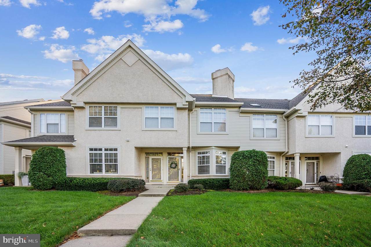 105 Dresher Woods - Photo 1