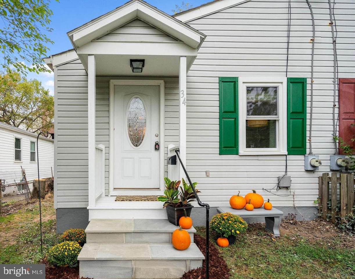 34 Reed Avenue - Photo 1