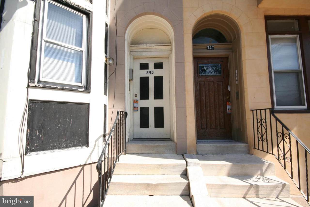 745 22ND Street - Photo 1