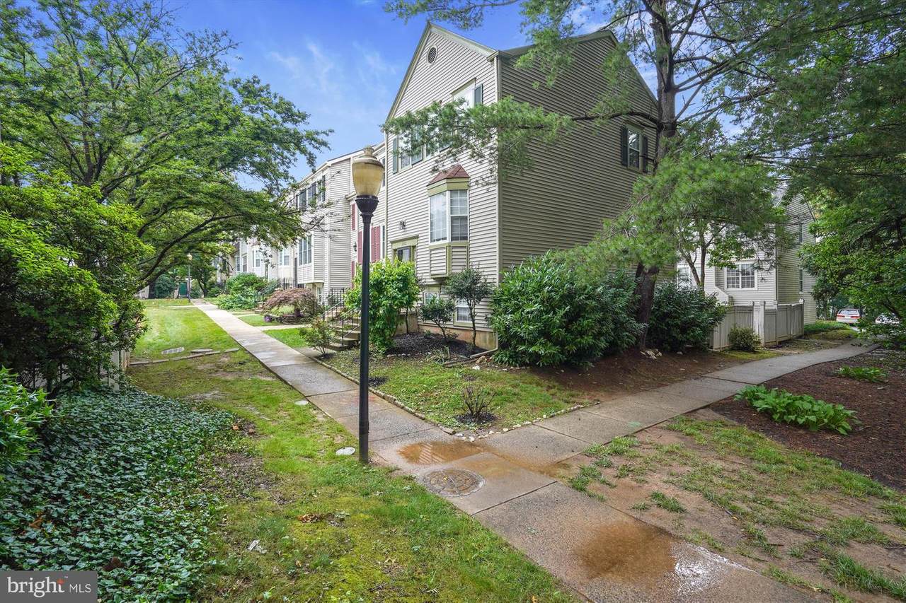 2382 Branleigh Park Court - Photo 1