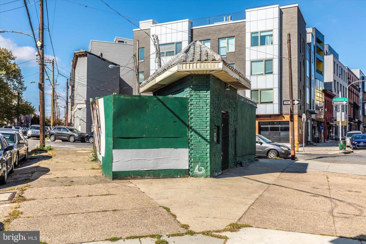 1722 Ridge - Photo 1