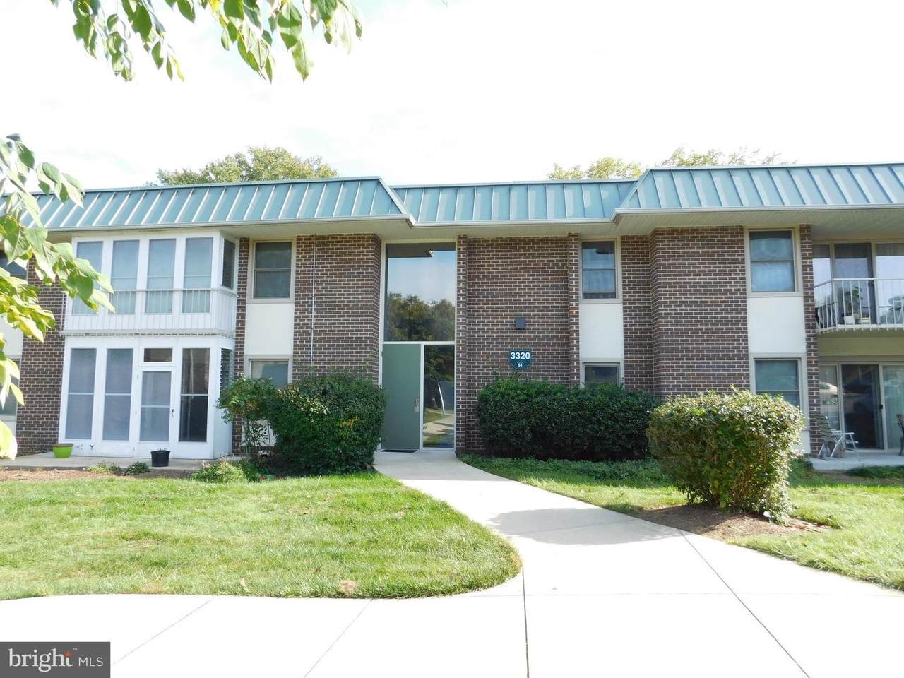 3320 Chiswick - Photo 1