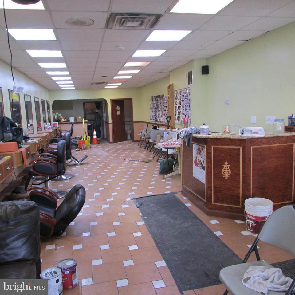 3085 Kensington Avenue - Photo 1