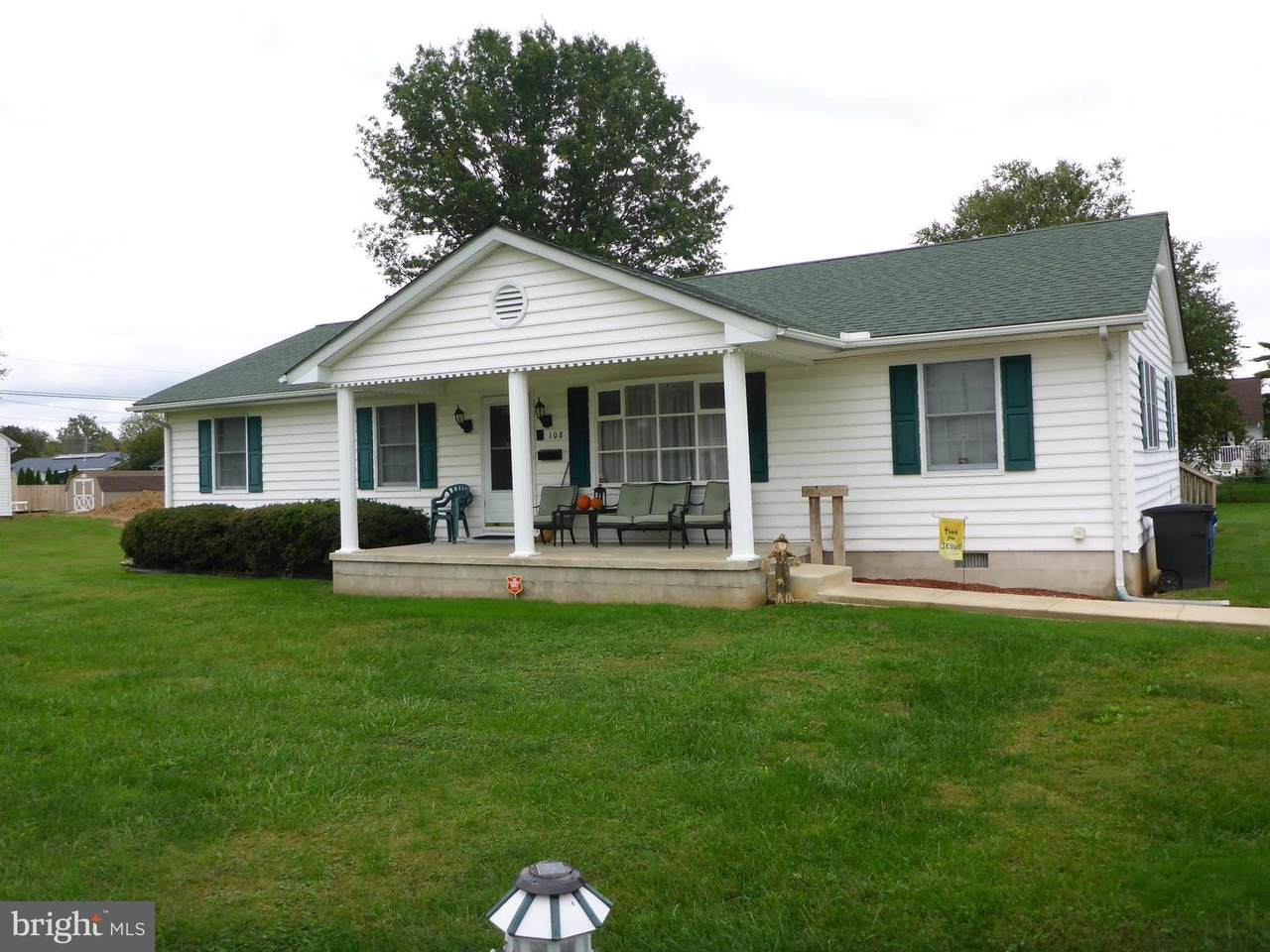 108 Gilpin Avenue - Photo 1