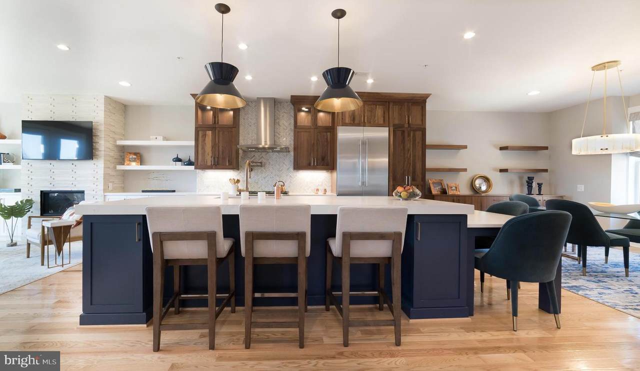 7007 Universal Court - Photo 1