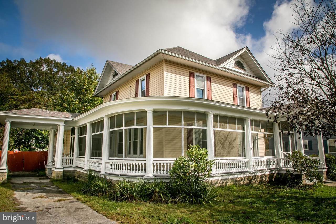 905 State Street - Photo 1