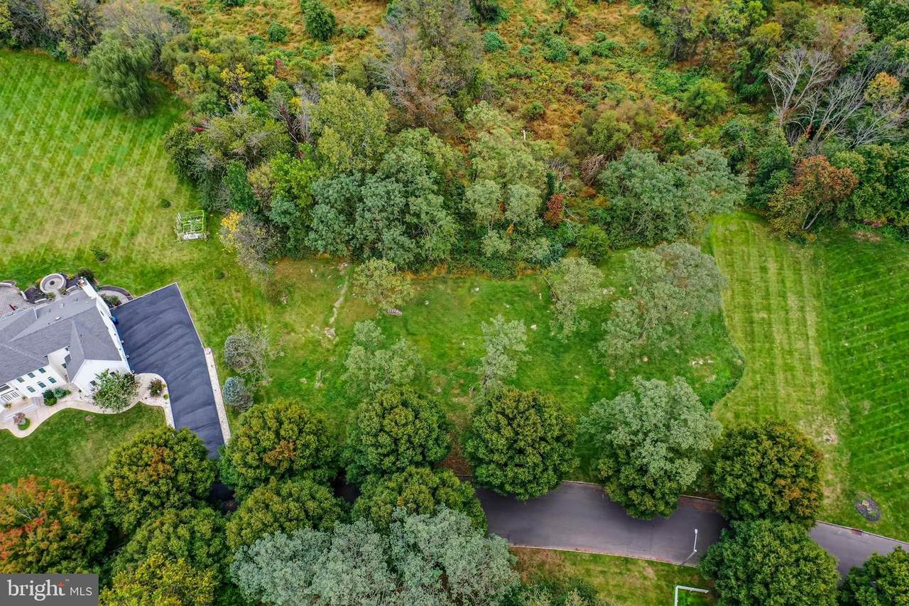 16 Buckingham Drive - Photo 1