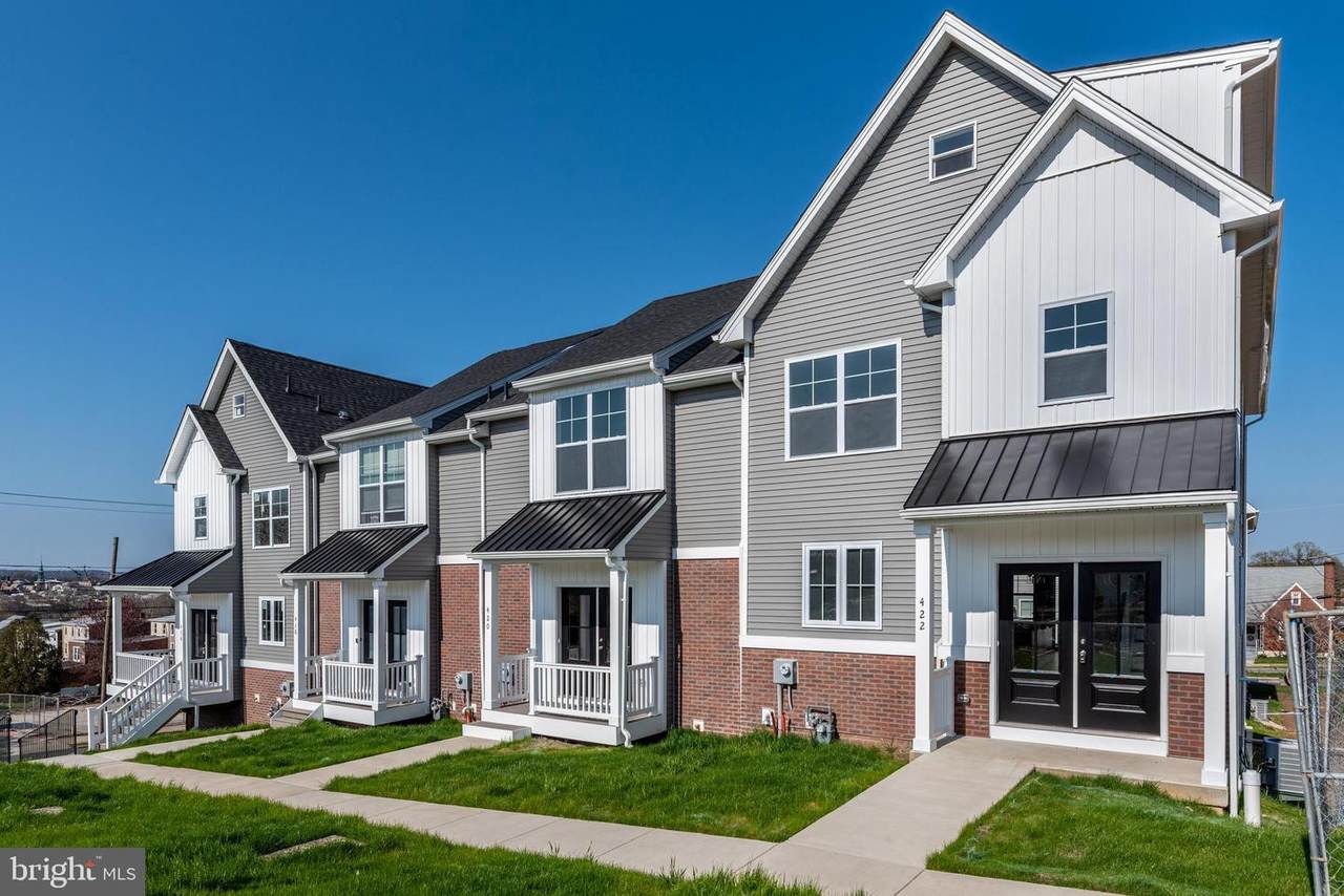 425 Coates - Photo 1