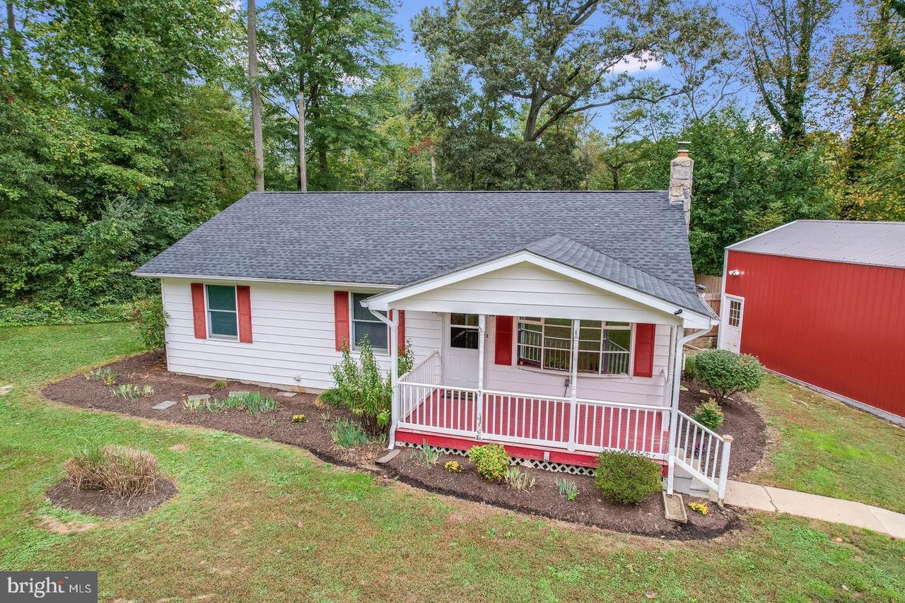 9850 Fairlee Road - Photo 1