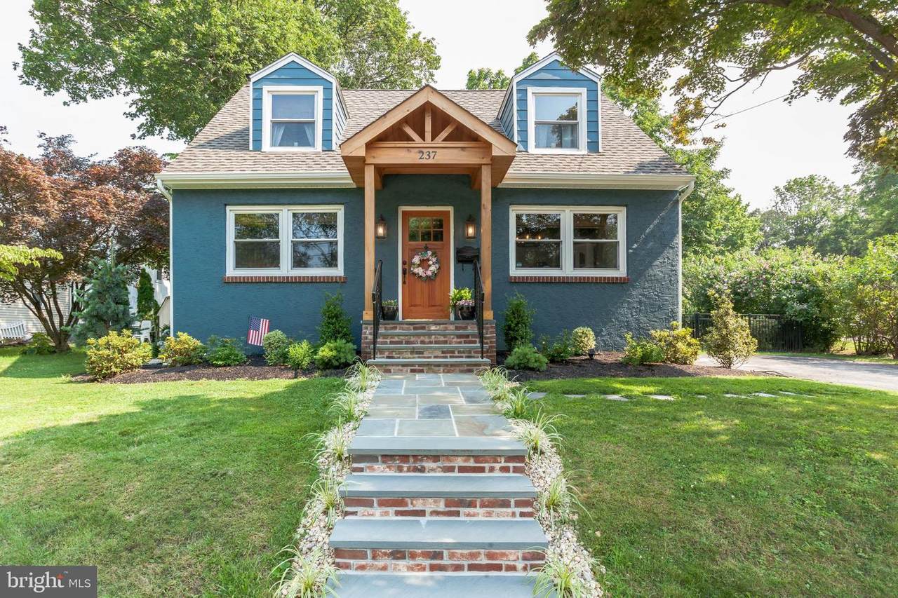 237 Richardson Avenue - Photo 1