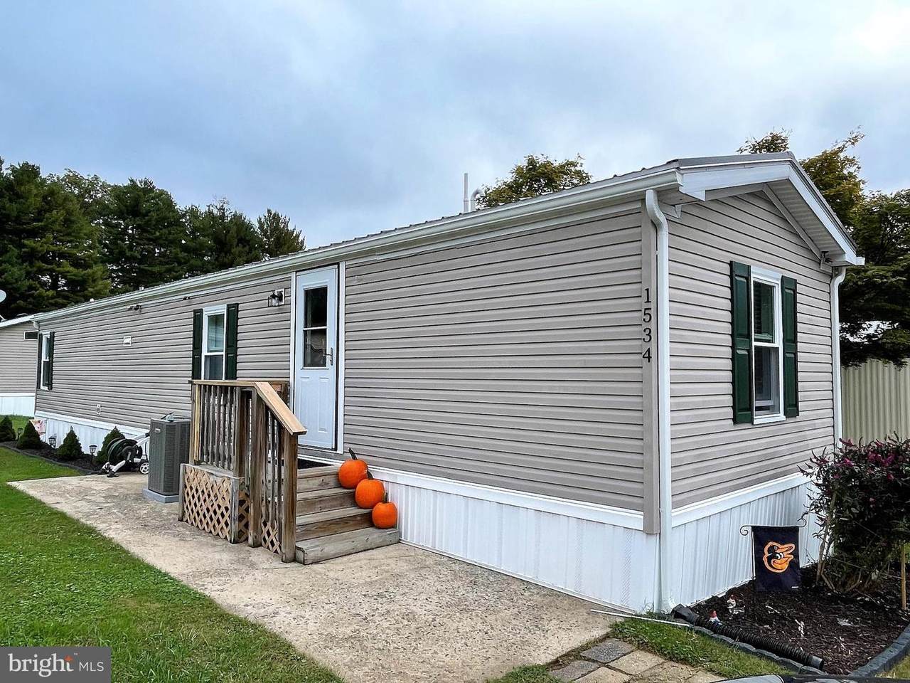1534 Clearview Drive - Photo 1