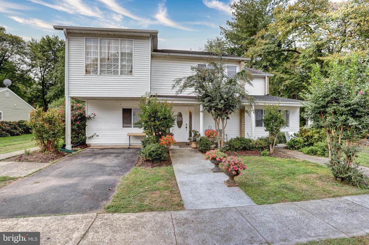 133 Mayfair Drive - Photo 1
