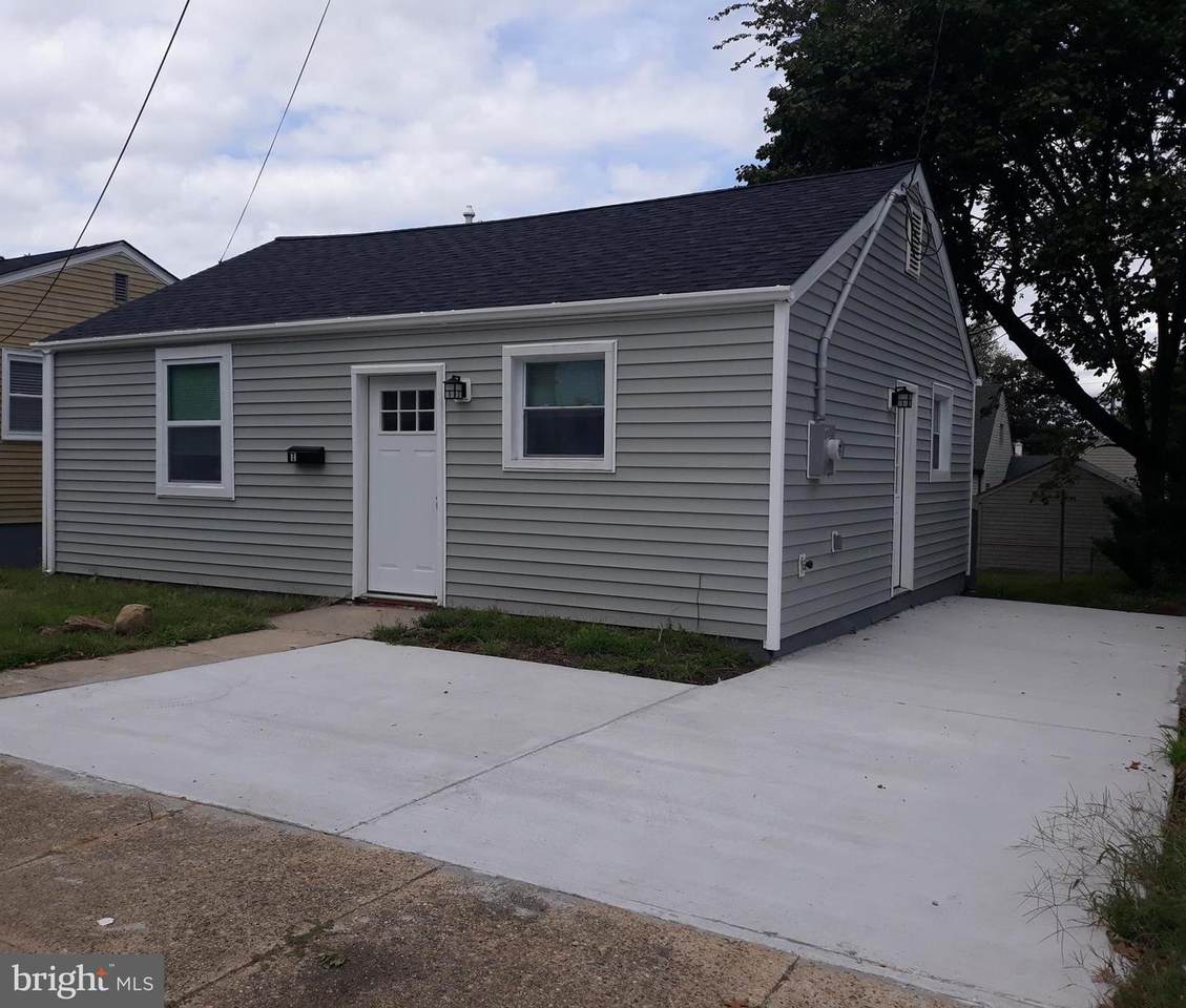 1 7TH Street - Photo 1