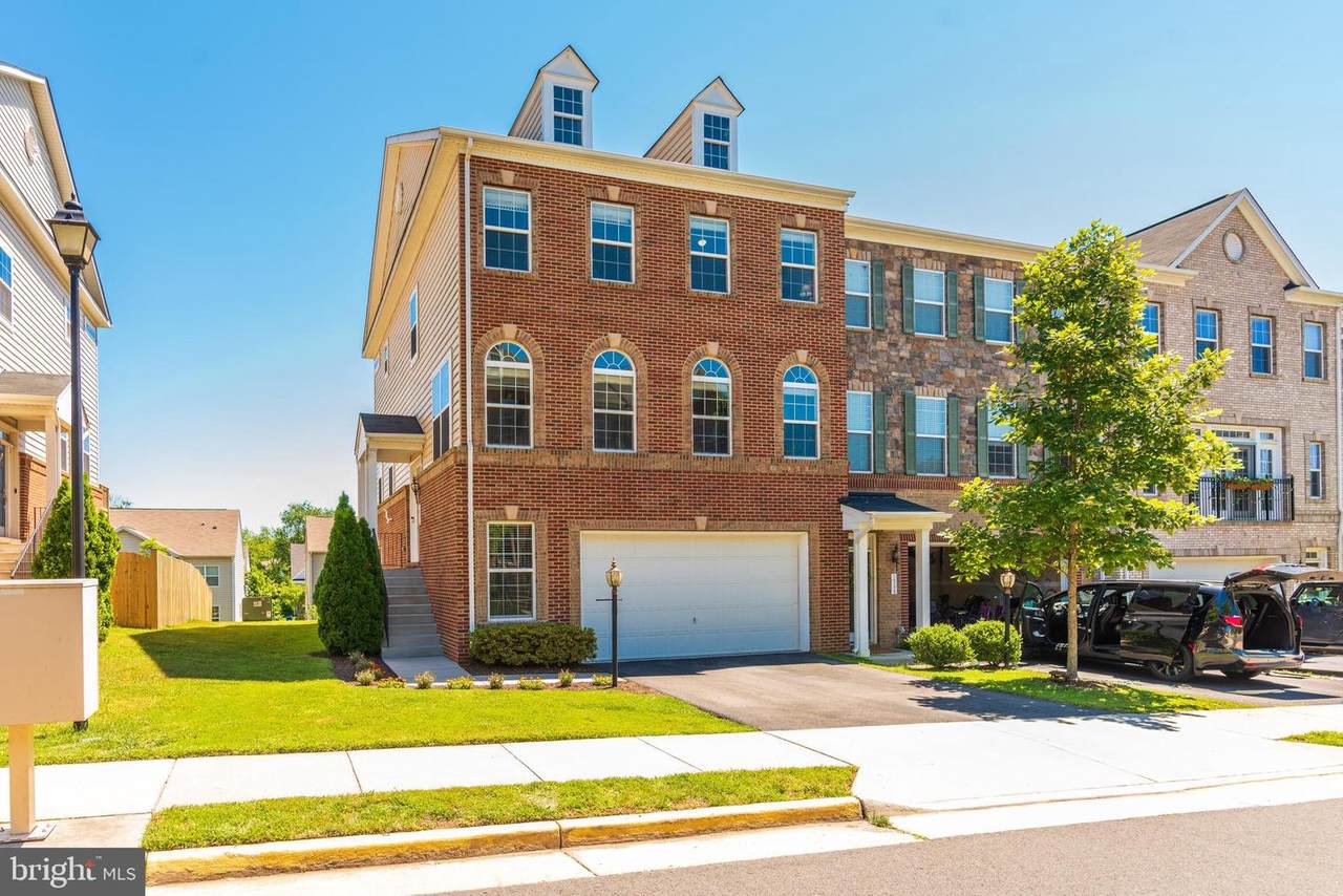 1754 Moultrie Terrace - Photo 1