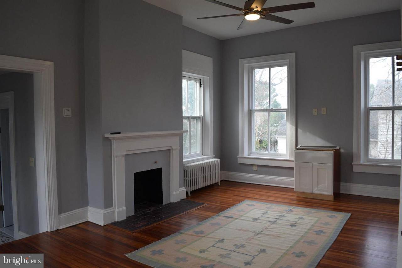 10 South - Photo 1