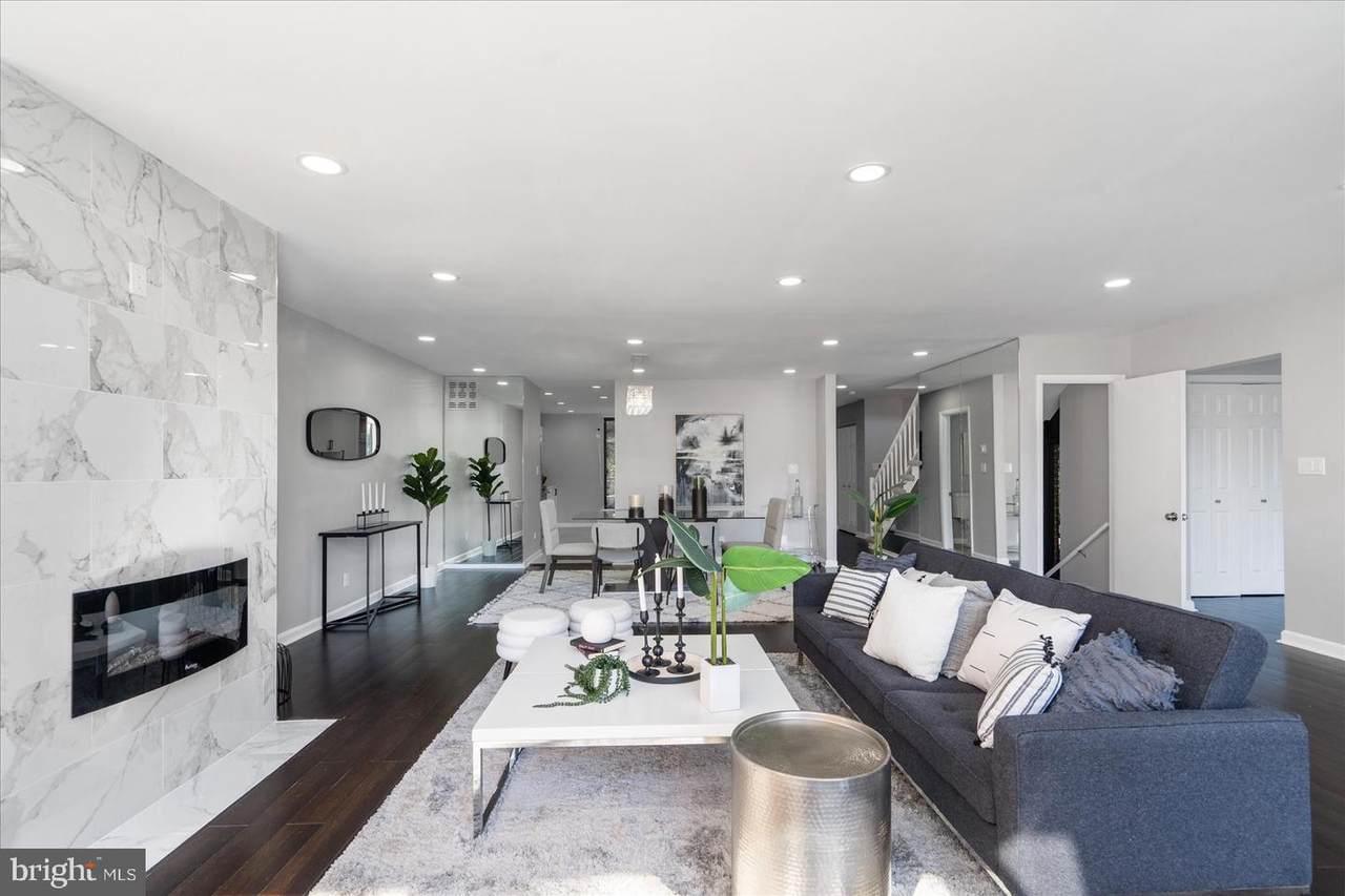 306 Old Crossing - Photo 1