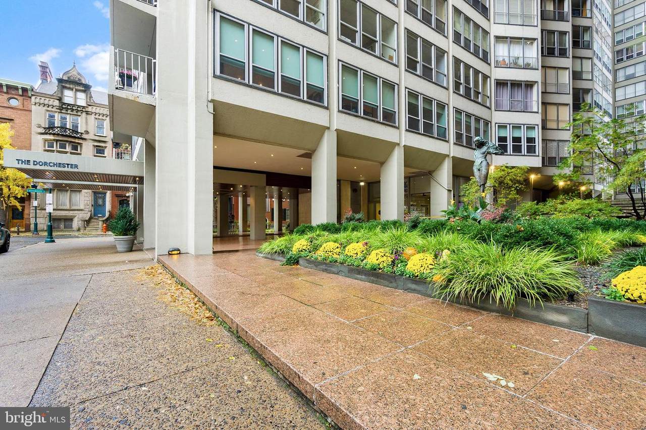 224-30 Rittenhouse Square - Photo 1