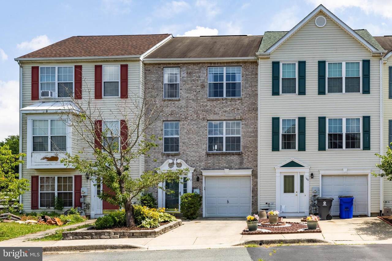 182 Versailles Court - Photo 1