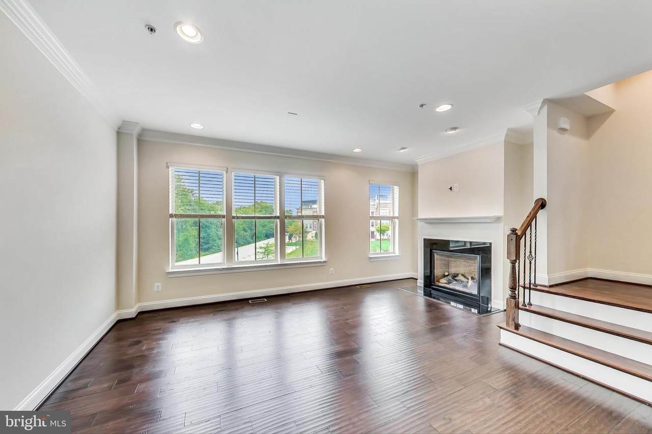 869 Regents Square - Photo 1