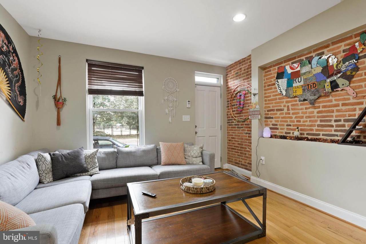 1307 Clinton - Photo 1