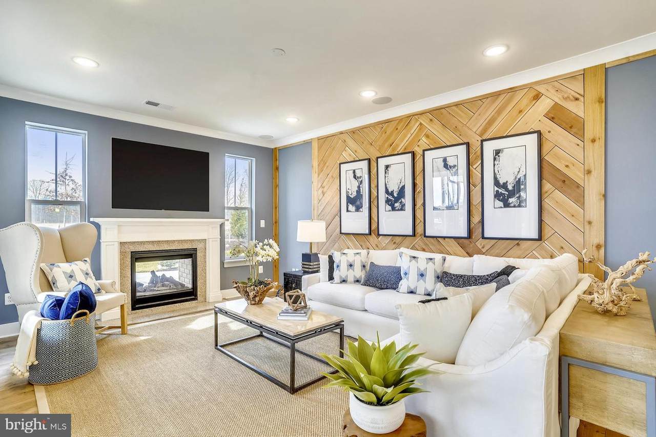 6735 Woodcrest Ct - Photo 1