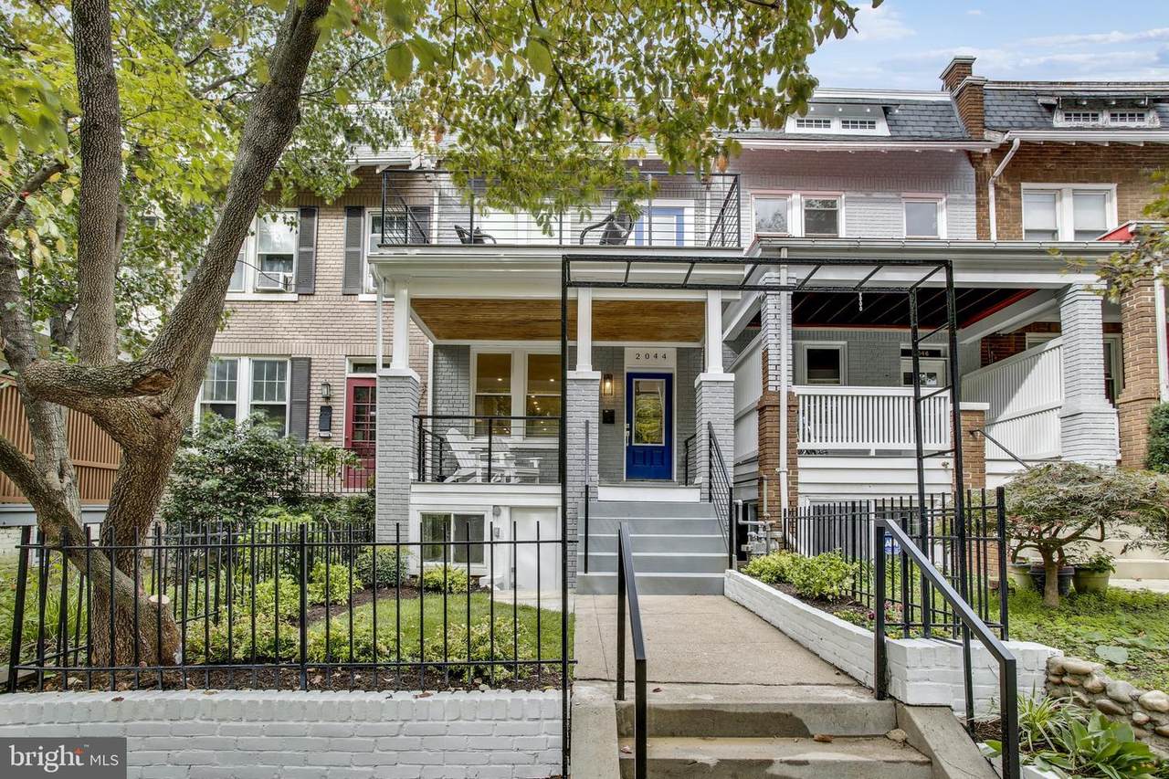 2044 37TH Street - Photo 1