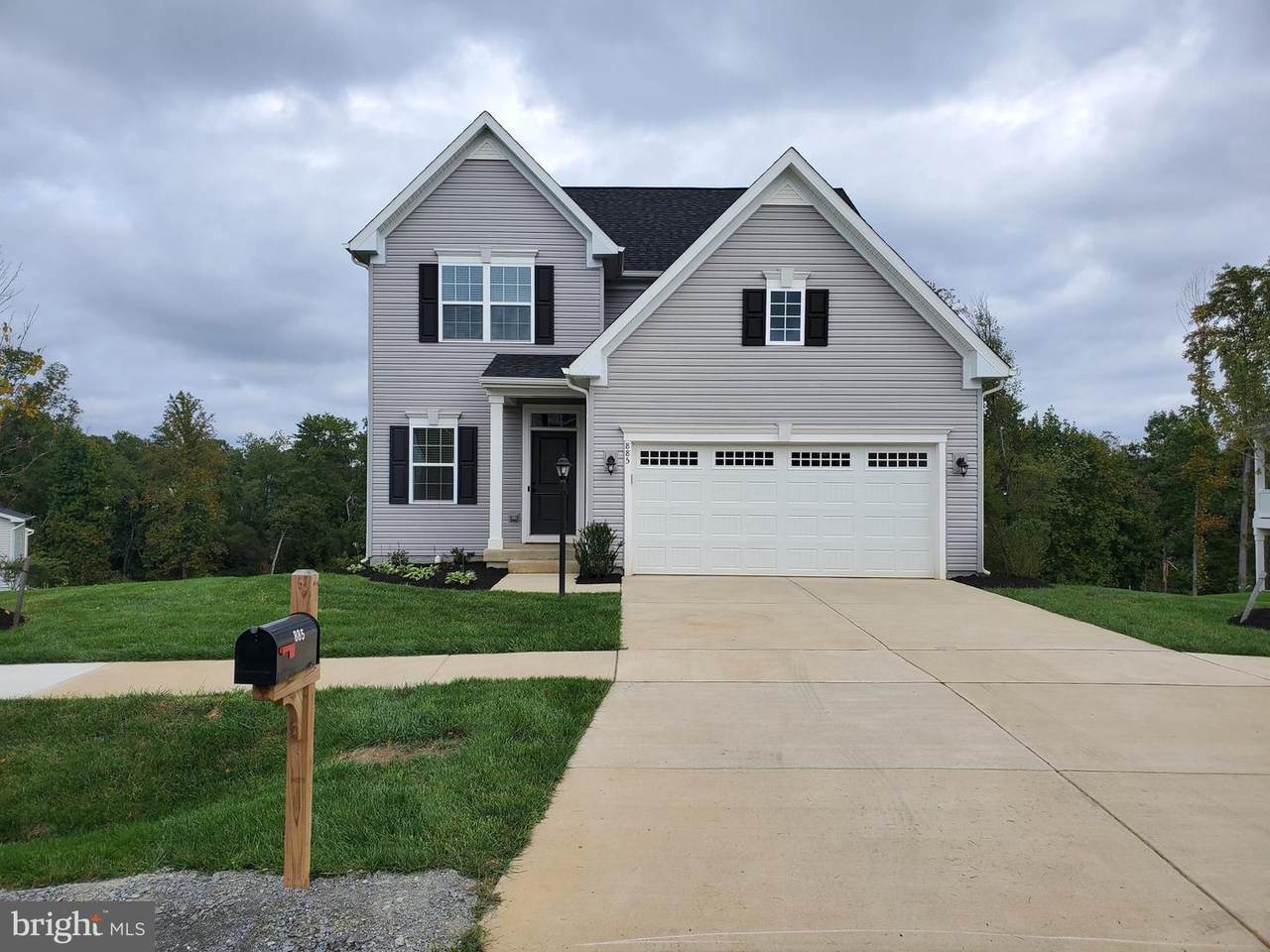 885 Keswick - Photo 1