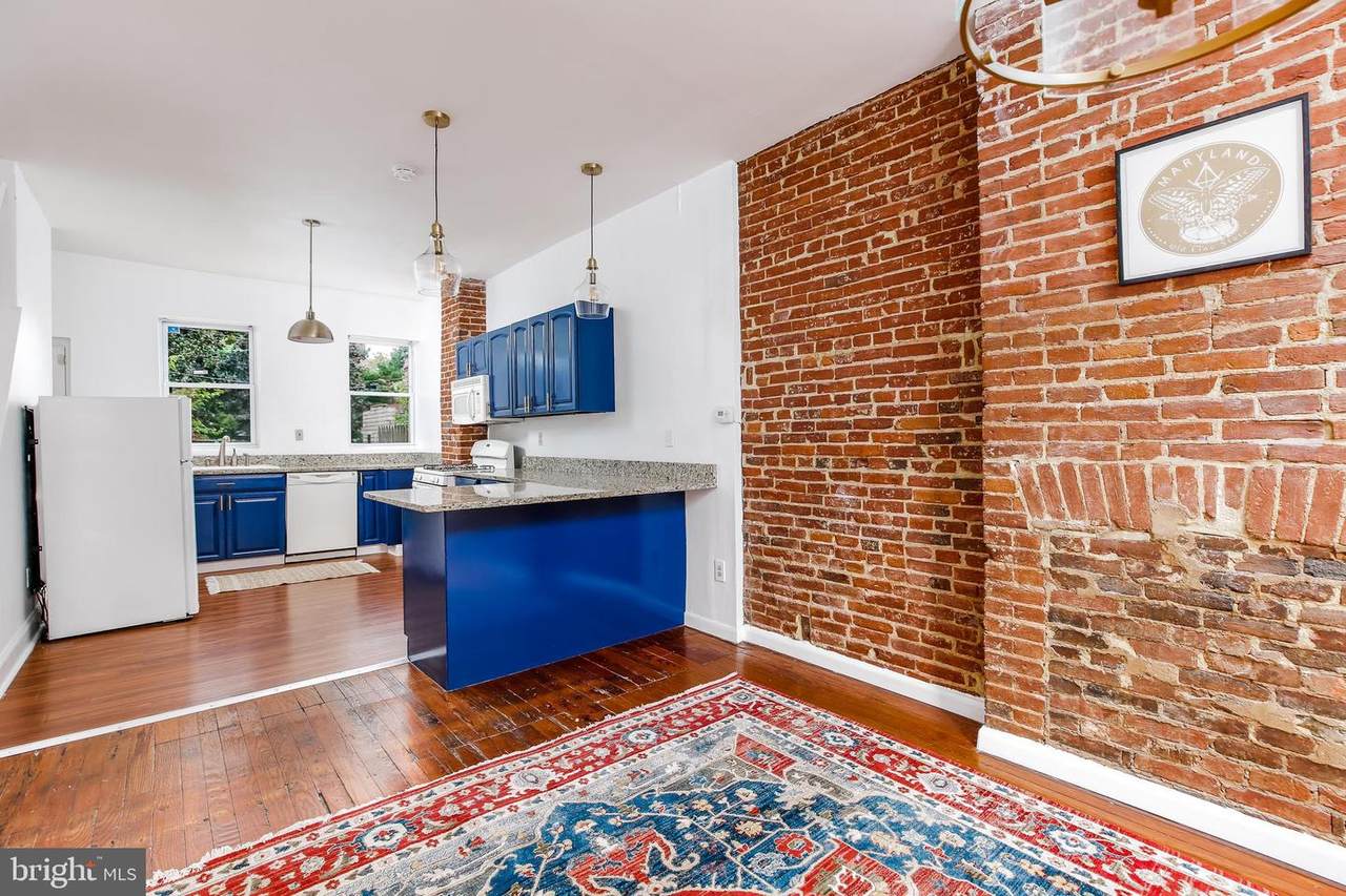 1422 Lombard - Photo 1