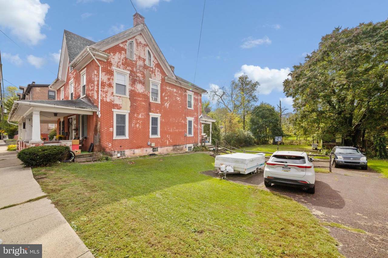 612 Walnut Street - Photo 1