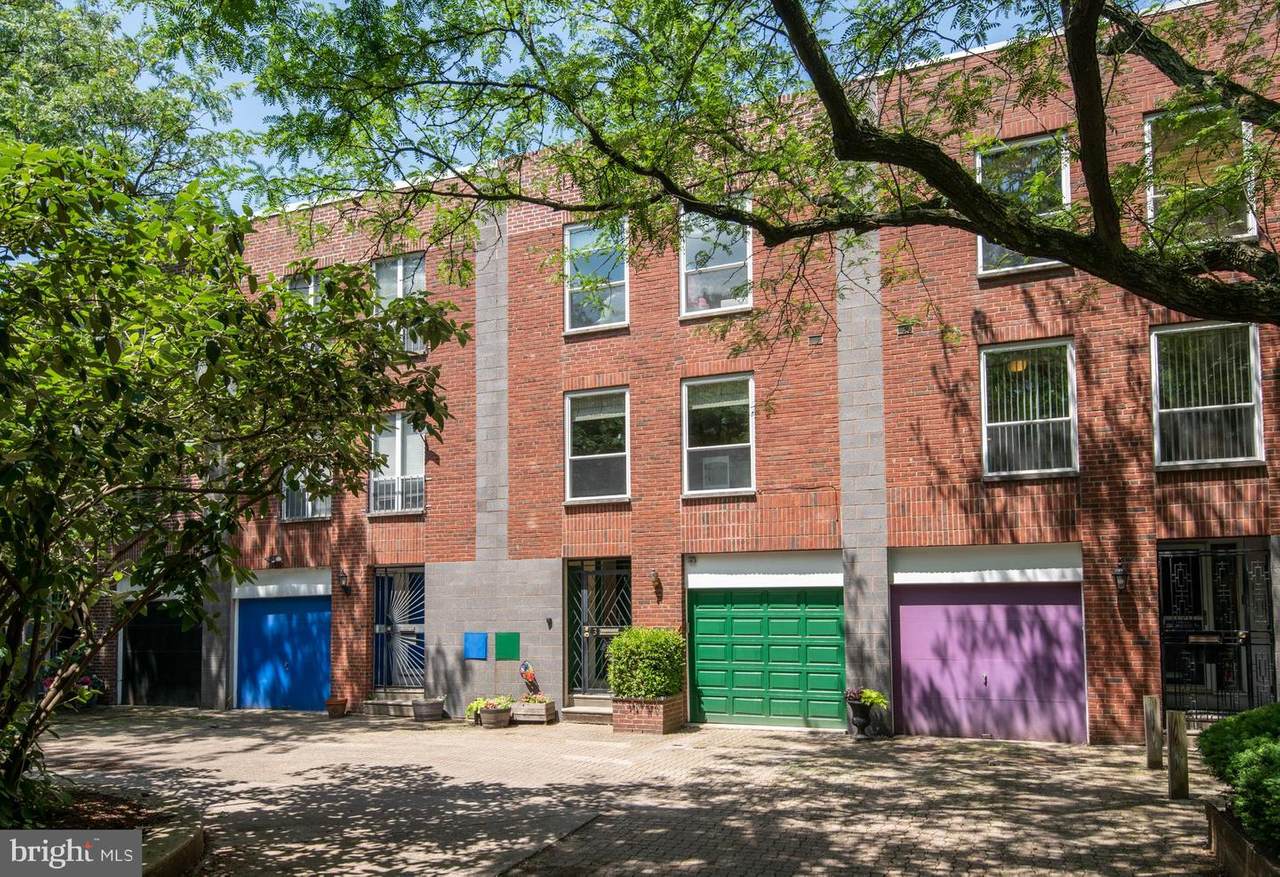 3 Hansen Square - Photo 1