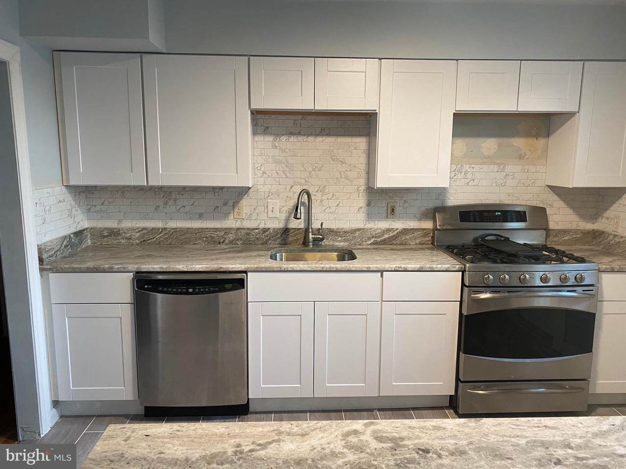 705 Mcgill - Photo 1