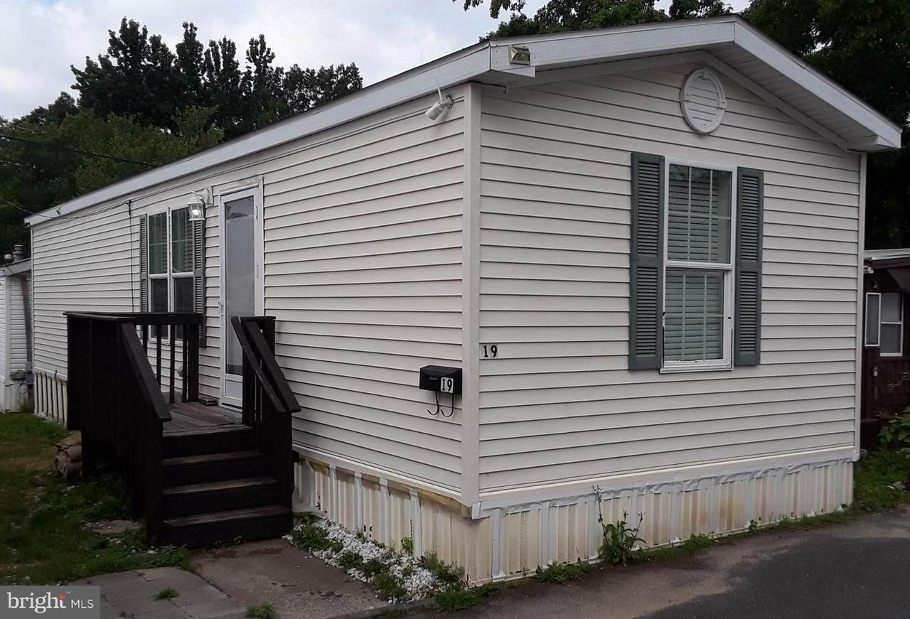 1205 Farrell Avenue - Photo 1