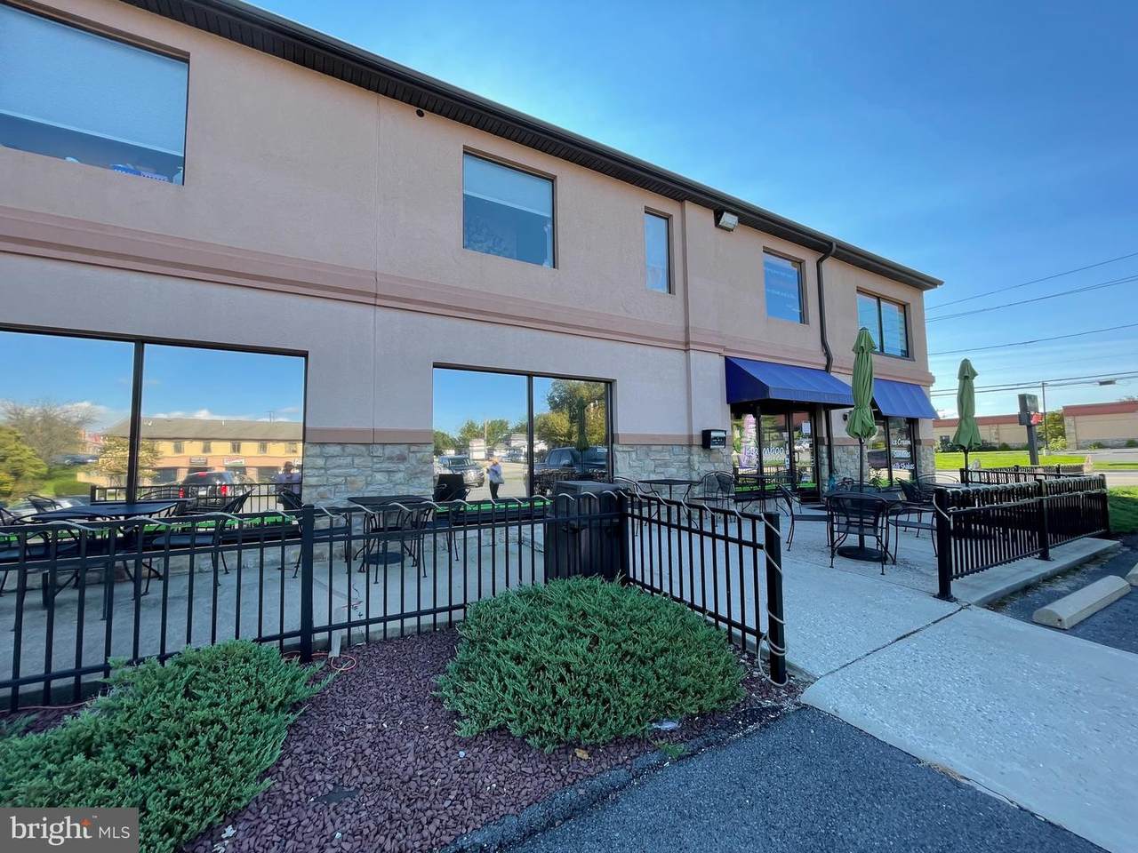 5001 Carlisle - Photo 1