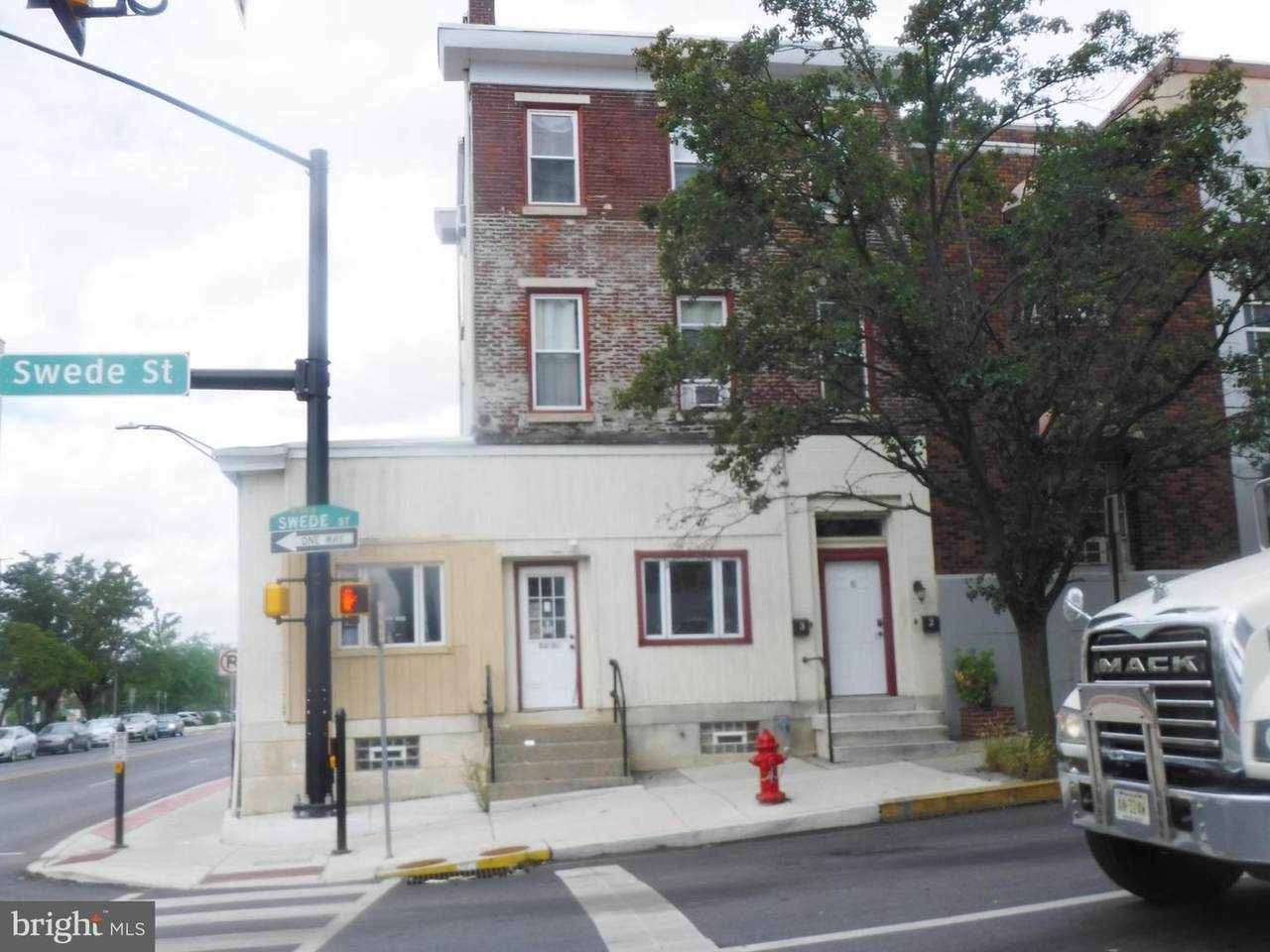 201 Swede Street - Photo 1