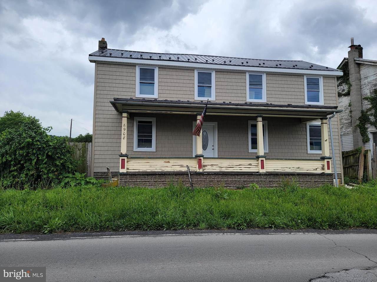 6908 Veterans Way - Photo 1