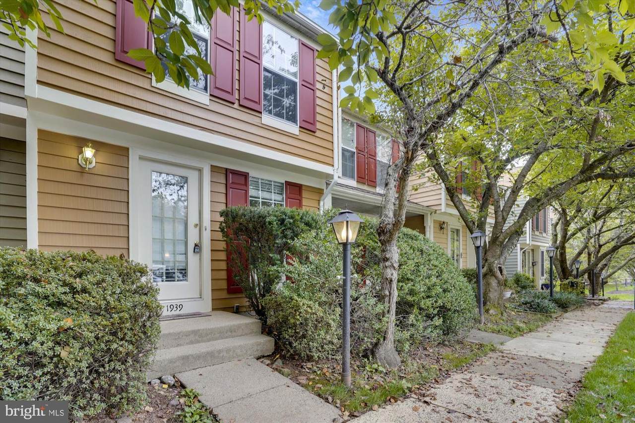 1939 Belmont Ridge - Photo 1