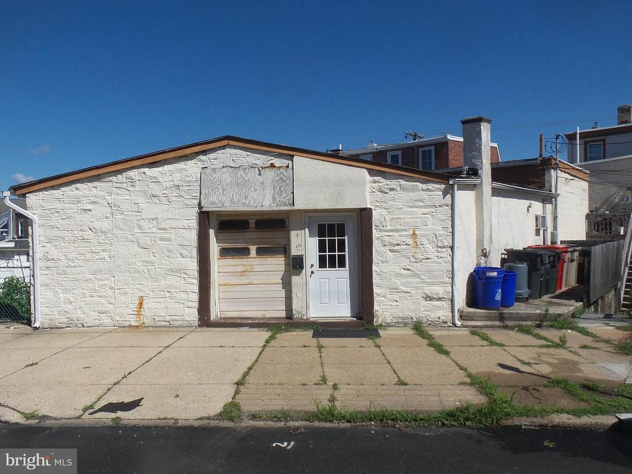 425 Ford Street - Photo 1