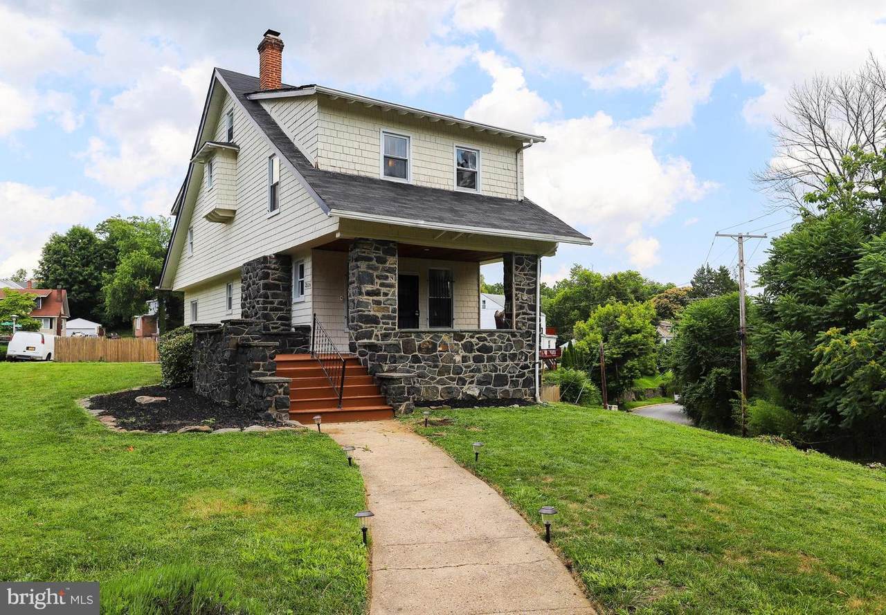 2516 Queen Anne Road - Photo 1