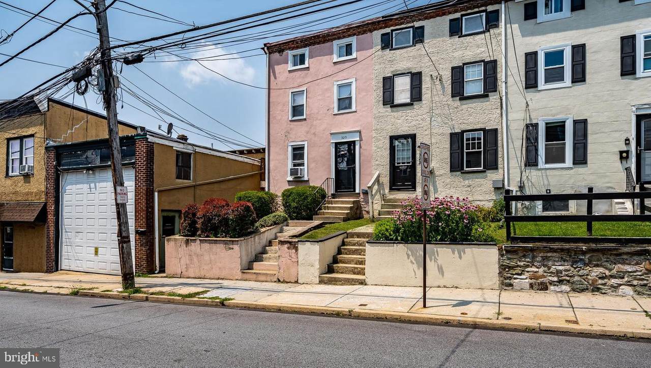 325 Chestnut Street - Photo 1