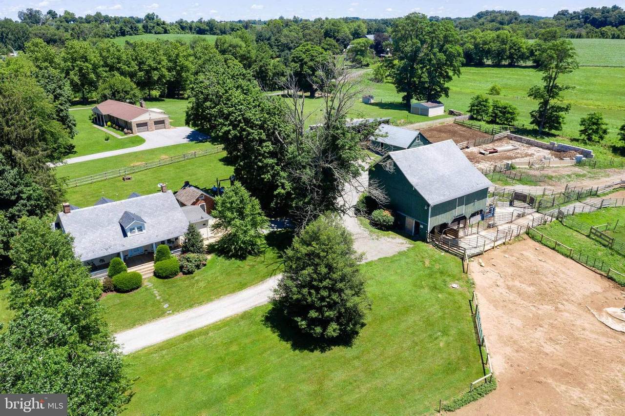5533 New Park Road - Photo 1