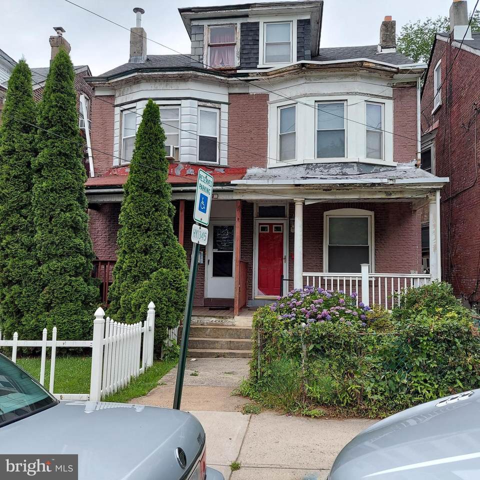 37 Evans Avenue - Photo 1