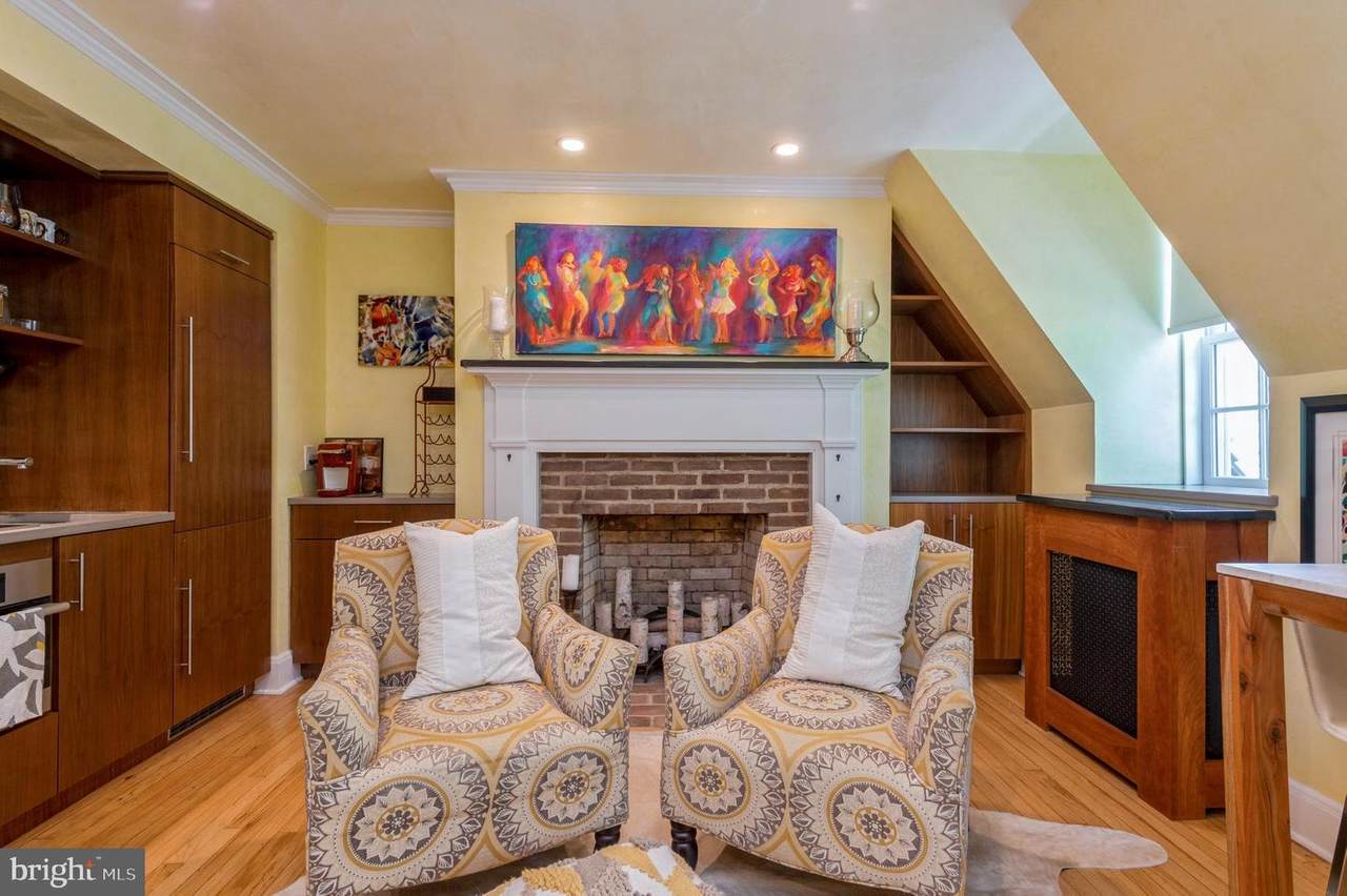 37 Palmer Sq W - Photo 1