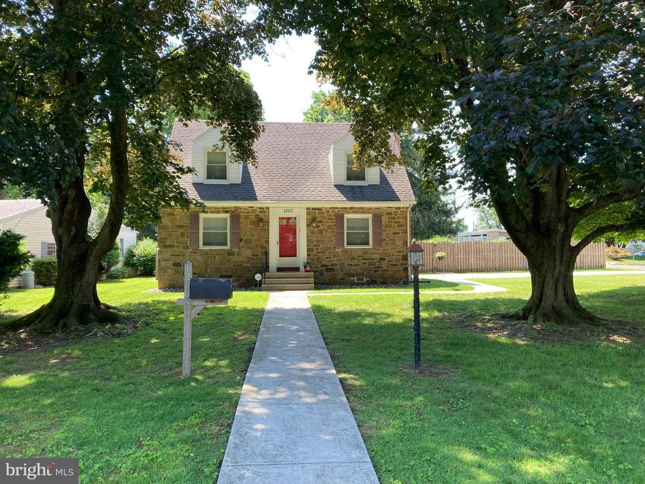 1200 Grant Avenue - Photo 1