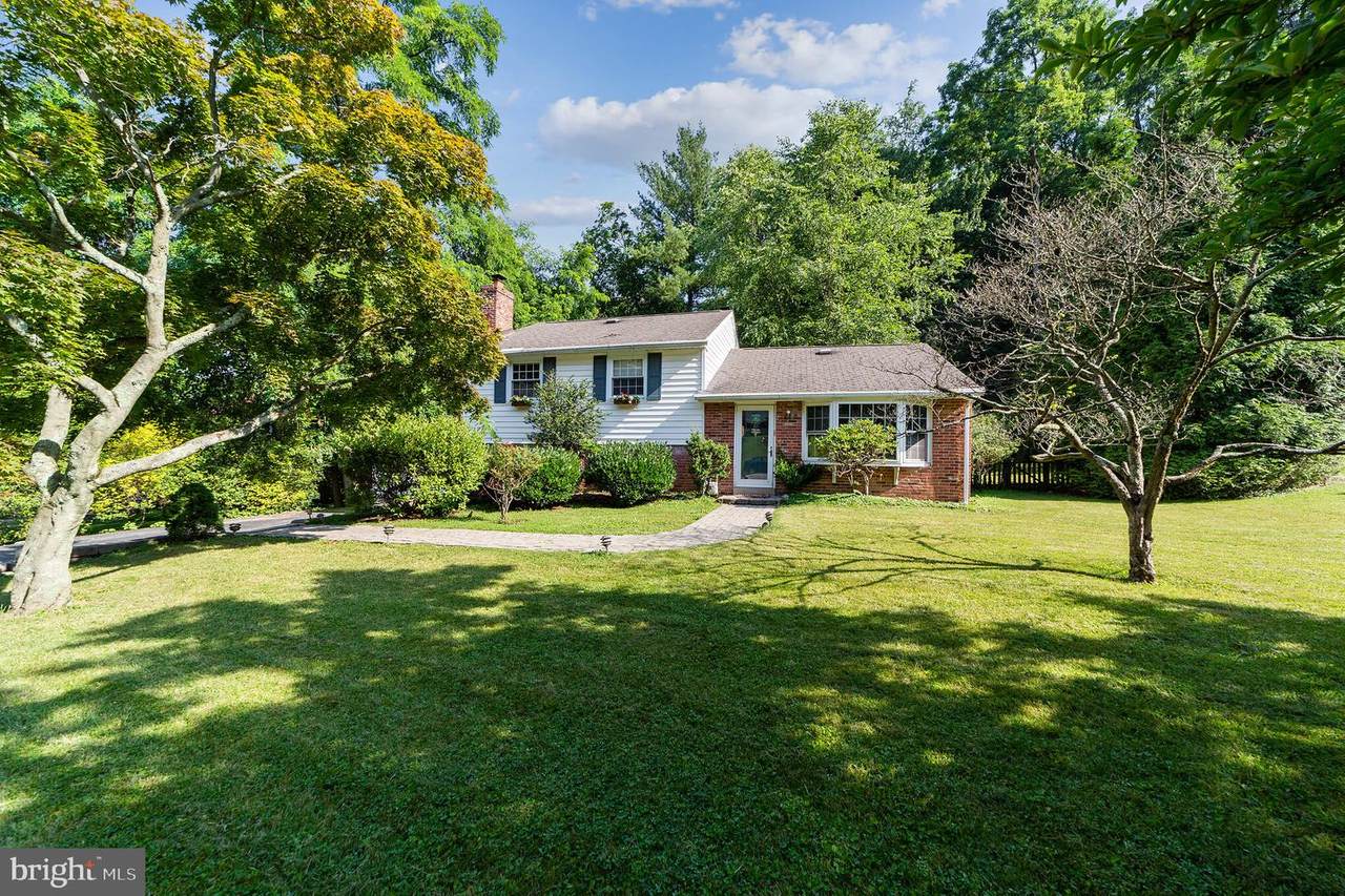 606 Brookwood Road - Photo 1